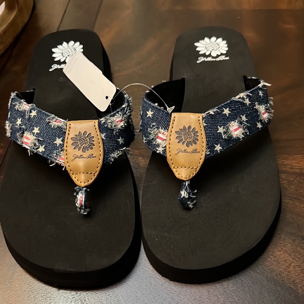 Yellow Box Firework Flip Flop. - Picture 6 of 8